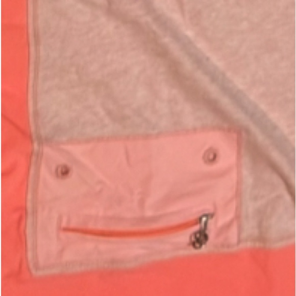 Lulu beach blanket